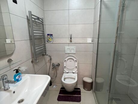 3-room new-build apartment for rent in 20 Yanvar, 100 m², 1 100 AZN/mo, photo 3 / 12