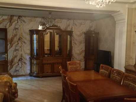 2-room new-build apartment for rent in Memar Əcəmi, 75 m², 700 AZN/mo, photo 3 / 9
