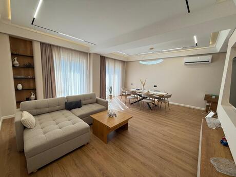 Elan №6489391 - Bakı, Ağ şəhər q., 3 otaqlı, 140 m², 4/7 mərtəbə