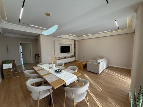 Elan №6489391 - Bakı, Ağ şəhər q., 3 otaqlı, 140 m², 4/7 mərtəbə