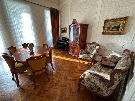 5-комнатная квартира, 151 м², İçəri Şəhər: 800 000 ₼ 5