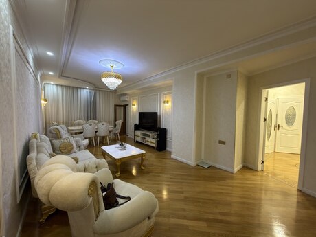 3 rooms · 126 m² · floor 8/17, Həzi Aslanov