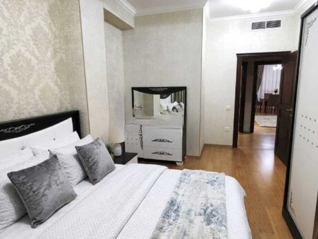 Объявление №6489443 - Баку, м. Нариман Нариманов, 2-комн., 78 м², 8/17 этаж