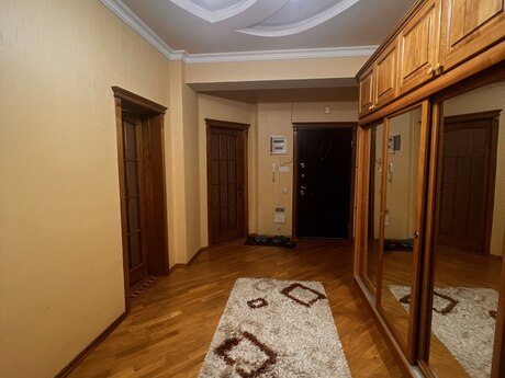 Аренда: 3-комнатная квартира, 135 м², 20 Yanvar: 1 000 ₼/мес 5