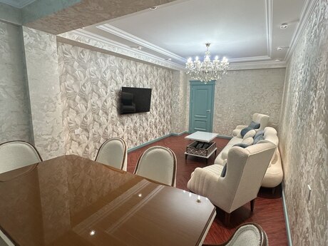 3 otaqlı mənzil, 146 m², Neftçilər: 450 000 ₼ 3