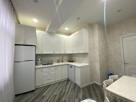 Аренда: 2-комнатная квартира, 81 м², Qara Qarayev: 900 ₼/мес 5
