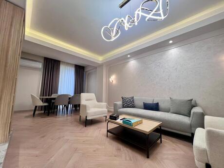 Elan №6490167 - Bakı, Ağ şəhər q., 2 otaqlı, 70 m², 3/8 mərtəbə