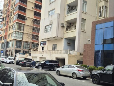 4-комн. · 191 m² · 9/16 этаж, Elmlər Akademiyası