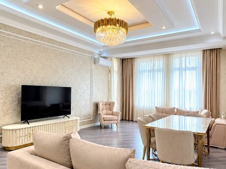 Elan №6356814 - Bakı, Gənclik m., 4 otaqlı, 200 m², 8/16 mərtəbə