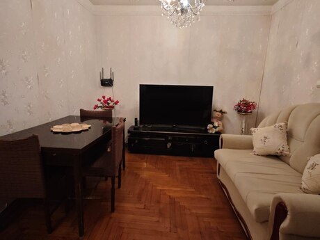 Объявление №6489981 - Баку, м. Нефтчиляр, 4-комн., 90 м², 2/9 этаж