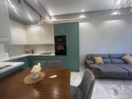3 rooms · 110 m² · floor 5/7, Ağ şəhər