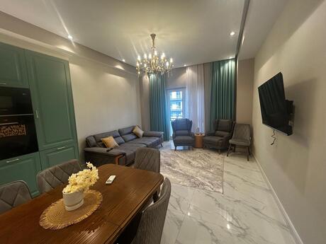 3-room apartment for rent, 110 m², Ağ şəhər: 2 000 ₼/mo 5