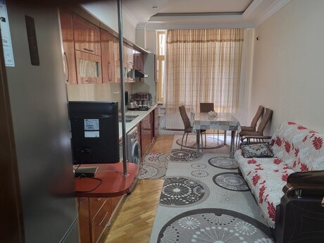 28 Mayda 3 otaqlı yeni tikili mənzil kirayə verilir, 140 m², 1 400 AZN/ay, şəkil 3 / 12
