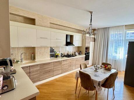 3-room apartment, 135 m², 9-cu mikrorayon: 325 000 ₼ 2