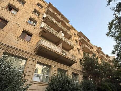 4-комнатная квартира, 110 м², Elmlər Akademiyası: 340 000 ₼ 4