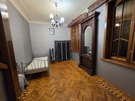 Объявление №6490118 - Баку, м. Ичеришехер, 3-комн., 80 м², 4/4 этаж