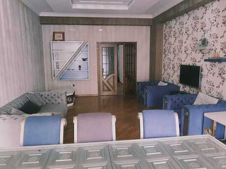 4-room apartment for rent, 200 m², 28 May: 250 ₼/mo 3
