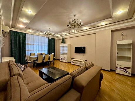 Kirayə 3 otaqlı mənzil, 145 m², Neftçilər: 1 000 ₼/ay 4