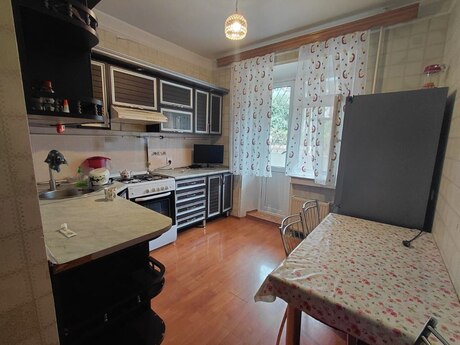 Elan №6490536 - Bakı, Həzi Aslanov m., 3 otaqlı, 80 m², 2/9 mərtəbə