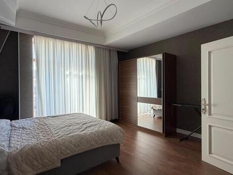Аренда: 4-комнатная квартира, 150 м², Ağ şəhər: 2 000 ₼/мес 3