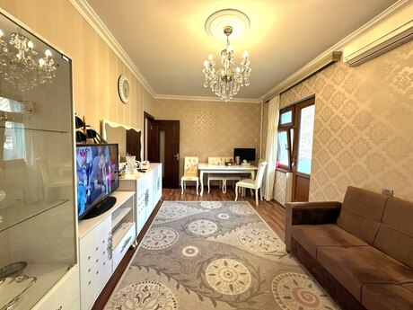 2 otaq · 40 m² · 1/9 mərtəbə, Azadlıq Prospekti