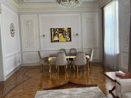 4-room apartment for rent, 150 m², Nizami: 2 500 ₼/mo 5
