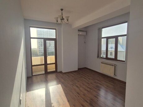 3-комнатная квартира, 104 м², Neftçilər: 320 000 ₼ 3
