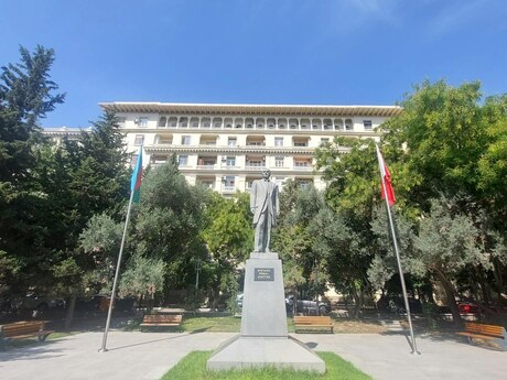 Elan №6490794 - Bakı, Nəsimi r., 2 otaqlı, 90 m², 2/8 mərtəbə
