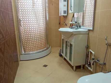 4-room apartment for rent, 120 m², Nərimanov: 1 000 ₼/mo 3