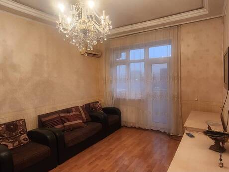 2 otaq · 65 m² · 18/24 mərtəbə, İnşaatçılar