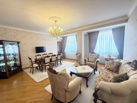 Elan №6490939 - Bakı, Gənclik m., 4 otaqlı, 220 m², 11/13 mərtəbə