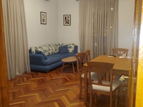 Kirayə 2 otaqlı mənzil, 70 m², İçəri Şəhər: 1 000 ₼/ay 2