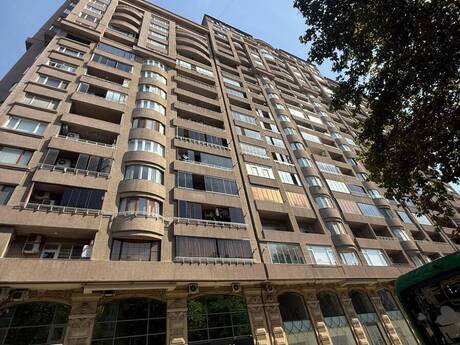 28 Mayda 4 otaqlı yeni tikili mənzil satılır, 190 m², 650 000 AZN, şəkil 5 / 7