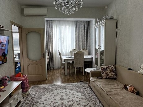 Продаётся 2-комнатная квартира в старом фонде, Memar Əcəmi, 52 м², 144 500 AZN, фото 2 / 12