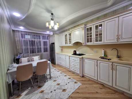Elan №6491539 - Bakı, İnşaatçılar m., 4 otaqlı, 180 m², 2/16 mərtəbə