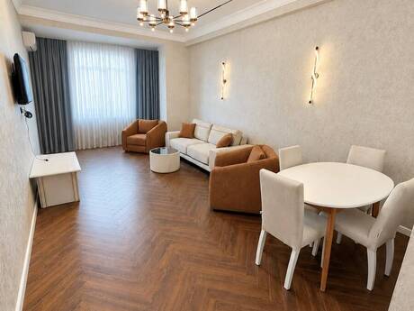 2-room apartment for rent, 70 m², Elmlər Akademiyası: 1 350 ₼/mo 2
