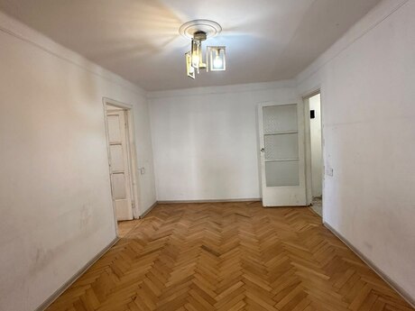 Elmlər Akademiyasında 2 otaqlı köhnə tikili mənzil satılır, 50 m², 172 000 AZN, şəkil 4 / 9