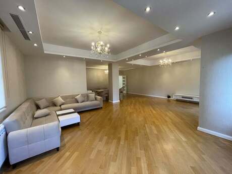 Kirayə 5 otaqlı mənzil, 300 m², Gənclik: 5 000 ₼/ay 2