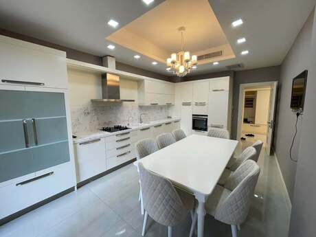 Kirayə 5 otaqlı mənzil, 300 m², Gənclik: 5 000 ₼/ay 5