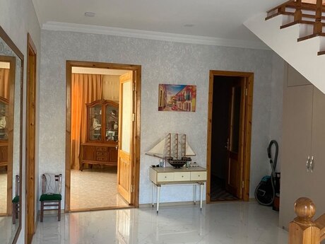 5 otaq · 200 m², Buzovna