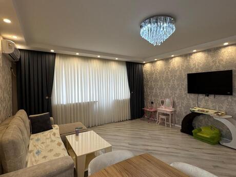 Аренда: 2-комнатная квартира, 80 м², 8 Noyabr: 700 ₼/мес 2