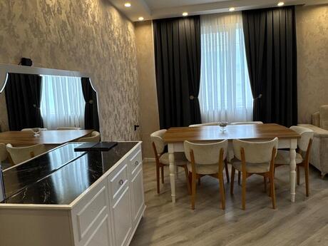 Аренда: 2-комнатная квартира, 80 м², 8 Noyabr: 700 ₼/мес 3