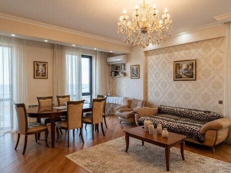 Продаётся 4-комнатная квартира в новостройке, Həzi Aslanov, 146 м², 348 000 AZN, фото 2 / 11