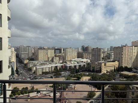 4-комнатная квартира, 202 м², Elmlər Akademiyası: 727 000 ₼ 2