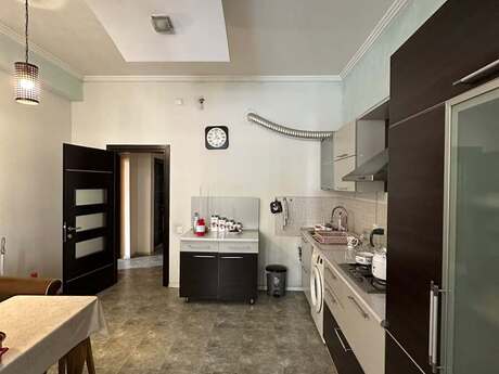 3-комнатная квартира, 171 м², 8 Noyabr: 400 000 ₼ 3