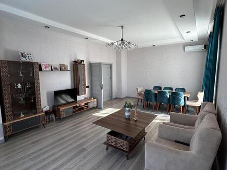 6 otaqlı həyət evi, 300 m², Azadlıq Prospekti: 650 000 ₼ 2