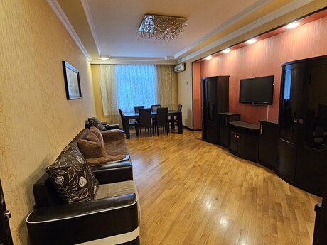 3 otaqlı mənzil, 125 m², 7-ci mikrorayon: 285 000 ₼ 3