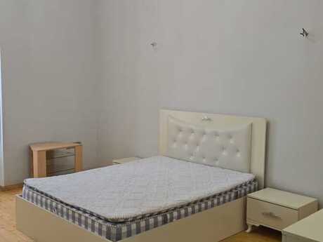 Elan №6492635 - Bakı, 28 May m., 1 otaqlı, 60 m², 1/3 mərtəbə