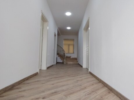 4-room house, 200 m², Binə: 148 000 ₼ 4