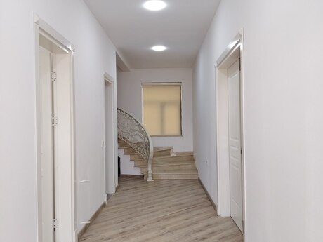 4-room house, 200 m², Binə: 148 000 ₼ 2